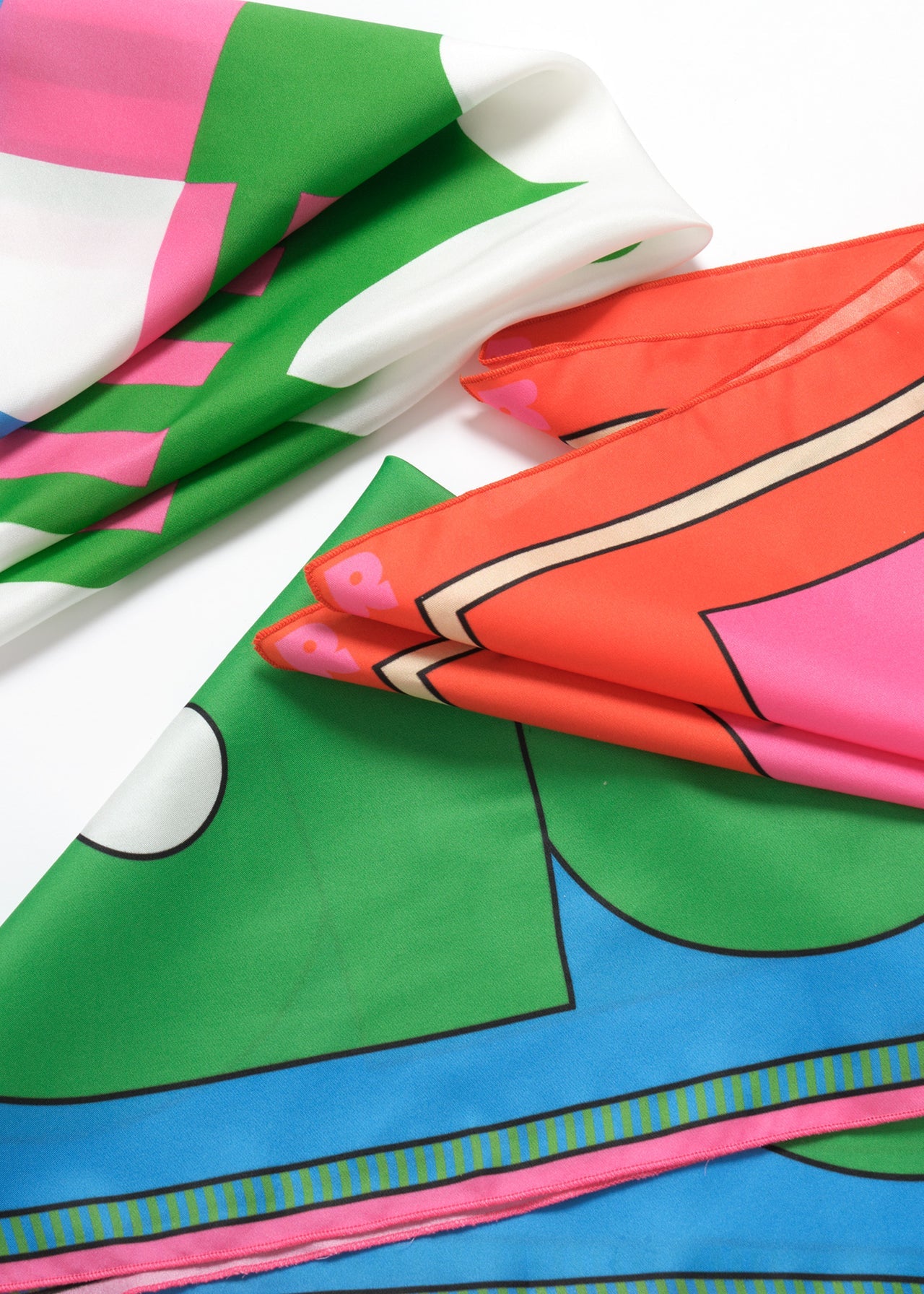 The green and blue silk square