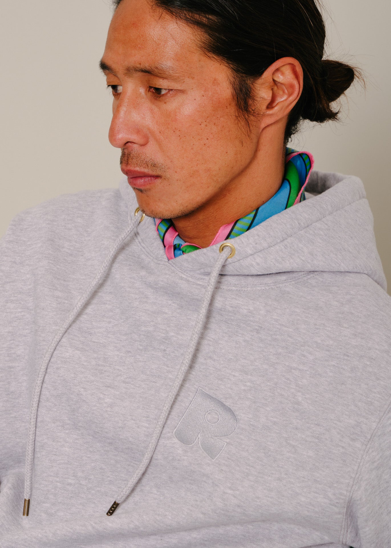 Le sweat Gris